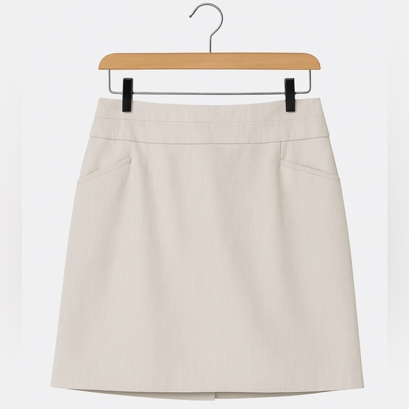 Banana Republic Khaki Mini Skirt 4P | Cotton | Back Zip | Classic & Versatile - Picture 1 of 3